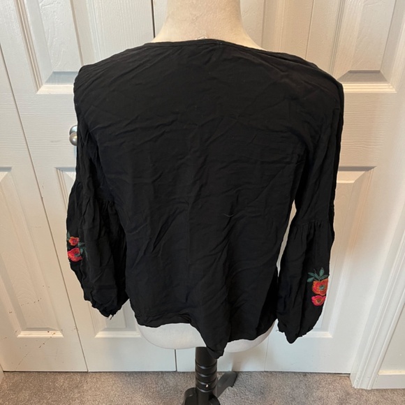 Luna Moon size M embroidered top - Picture 7 of 12